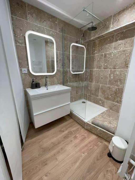 Appartamento Duplex Sous Les Toits Riez Esterno foto